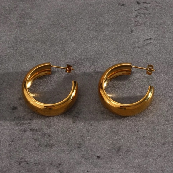 New Chunky Ice Hoop 18K Hoop Earrings, wonderful Earrings, wow Earrings - Picture 7 of 8